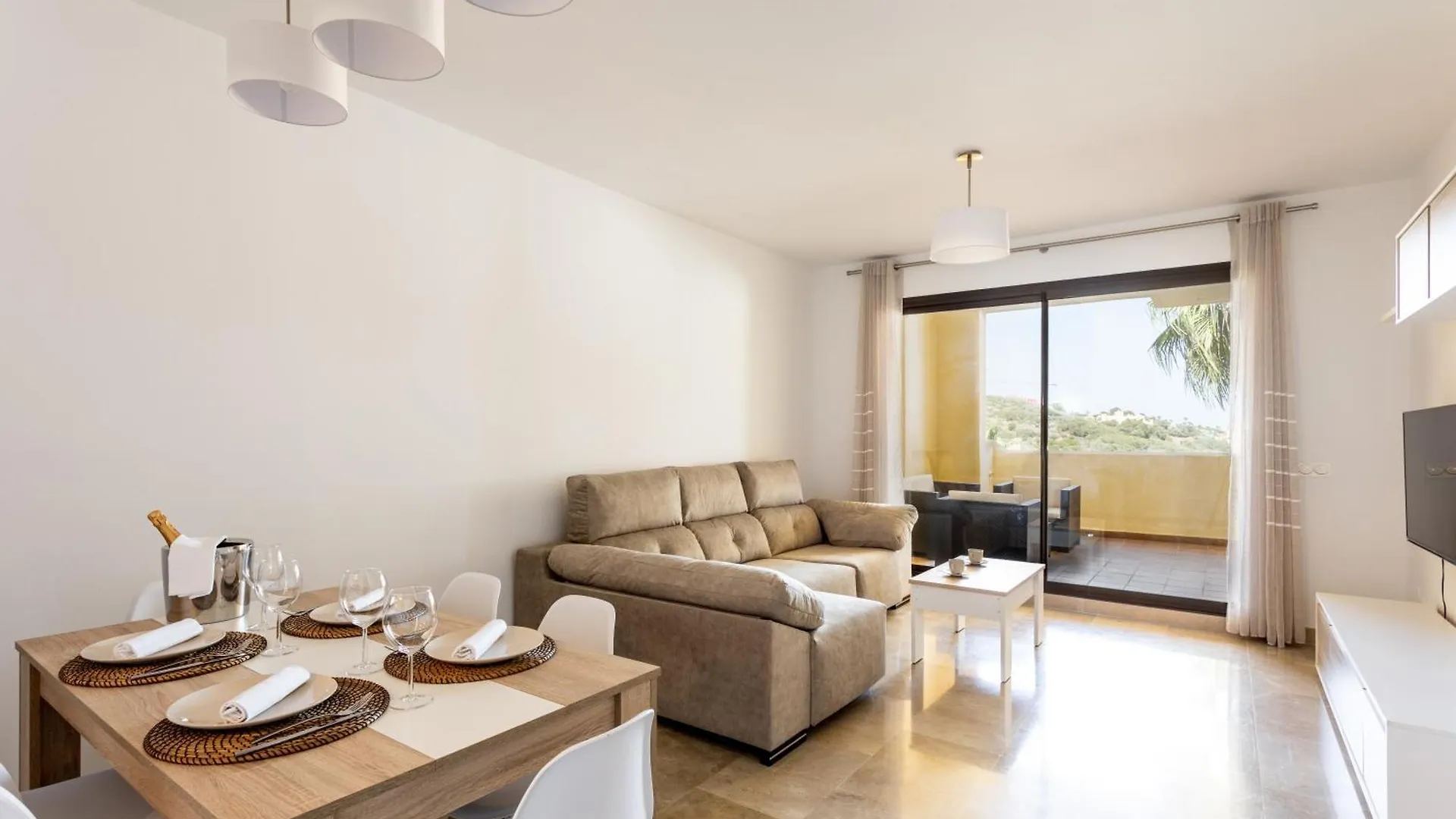 Duquesa Village Property Manilva 0*,