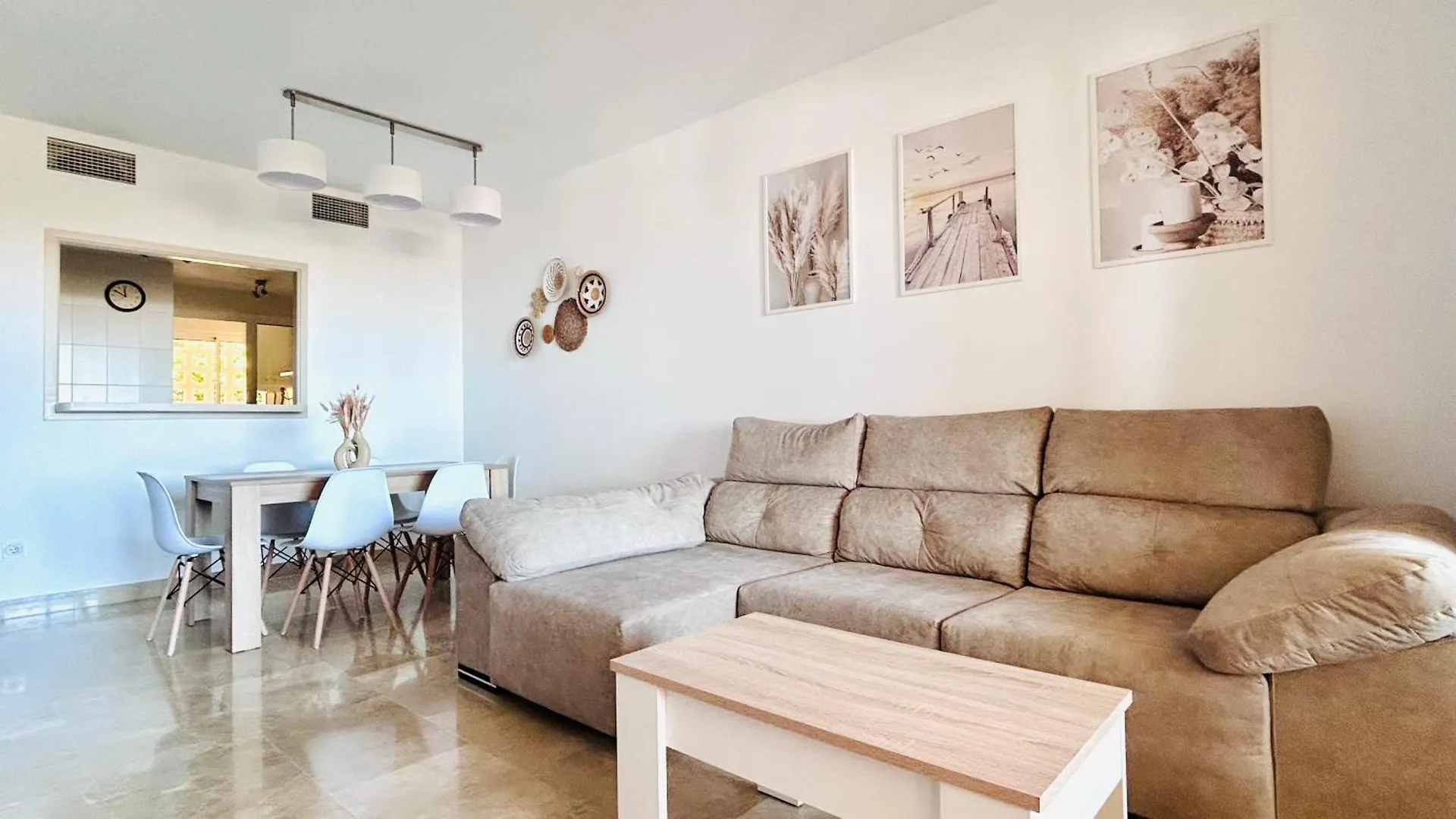 Duquesa Village Property location